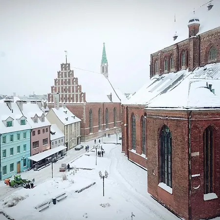Old Town Retreat With Stunning Views 2 Bedroom Apartment Nearby The Church Of Saint Peter Рига Экстерьер фото