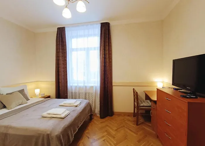 Old Town Retreat With Stunning Views 2 Bedroom Apartment Nearby The Church Of Saint Peter