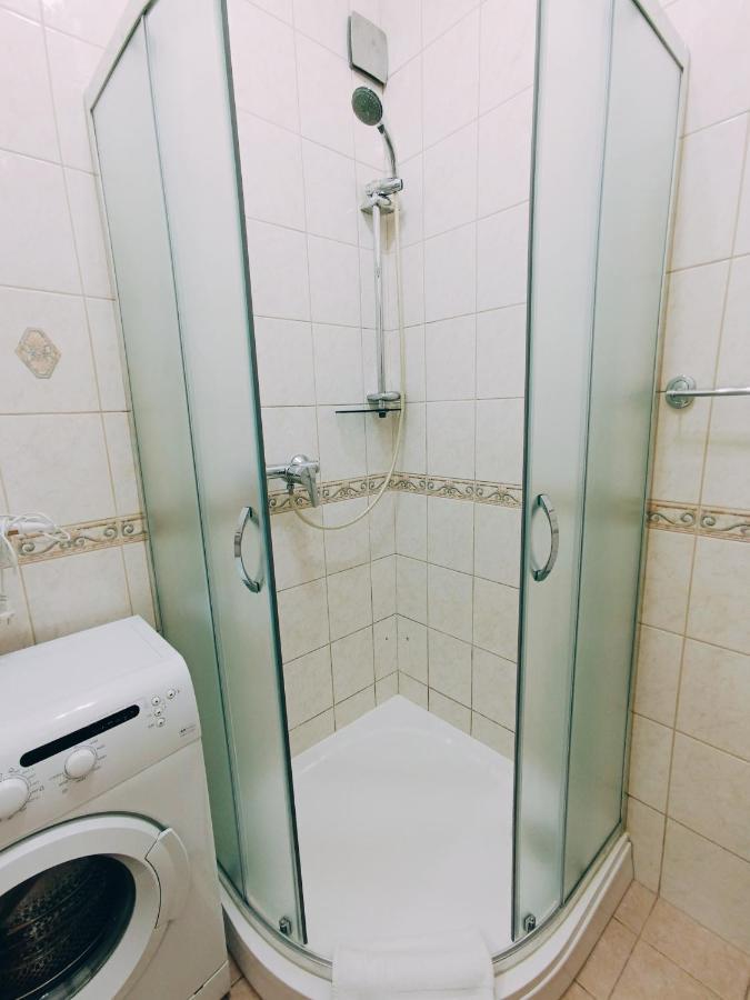 Old Town Retreat With Stunning Views 2 Bedroom Nearby The Church Of Saint Peter Апартаменты