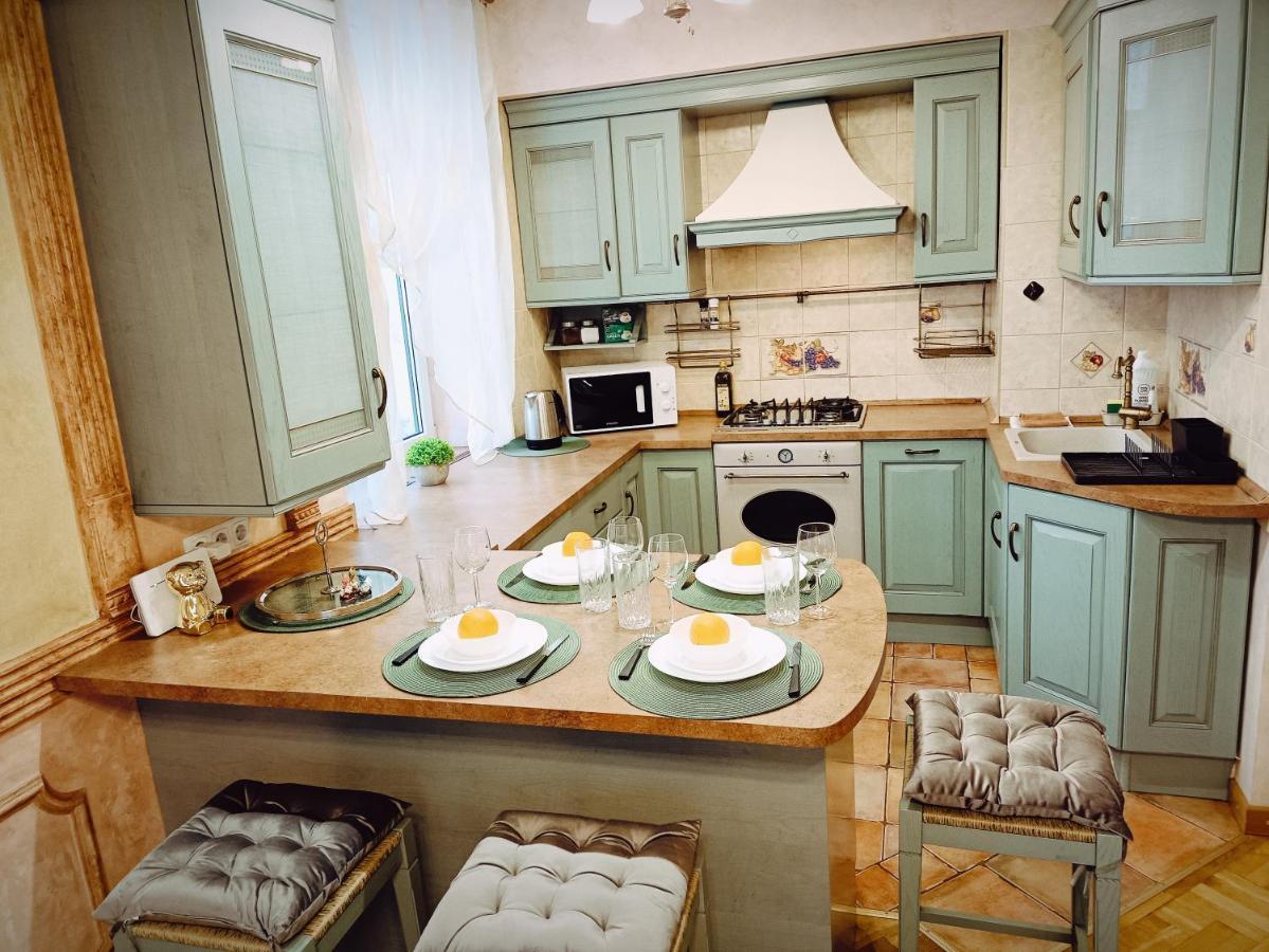 Appartamento Old Town Retreat With Stunning Views 2 Bedroom Nearby The Church Of Saint Peter *