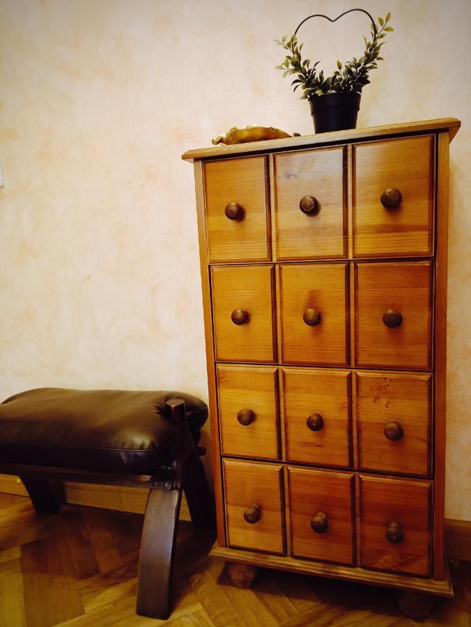 Апартаменты Old Town Retreat With Stunning Views 2 Bedroom Nearby The Church Of Saint Peter