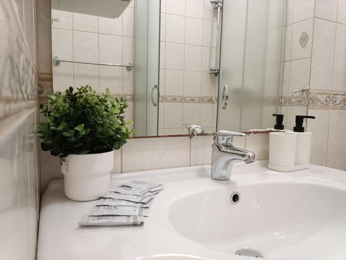 Апартаменты Old Town Retreat With Stunning Views 2 Bedroom Nearby The Church Of Saint Peter